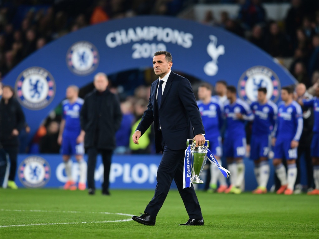 尽管他在 尽管他在